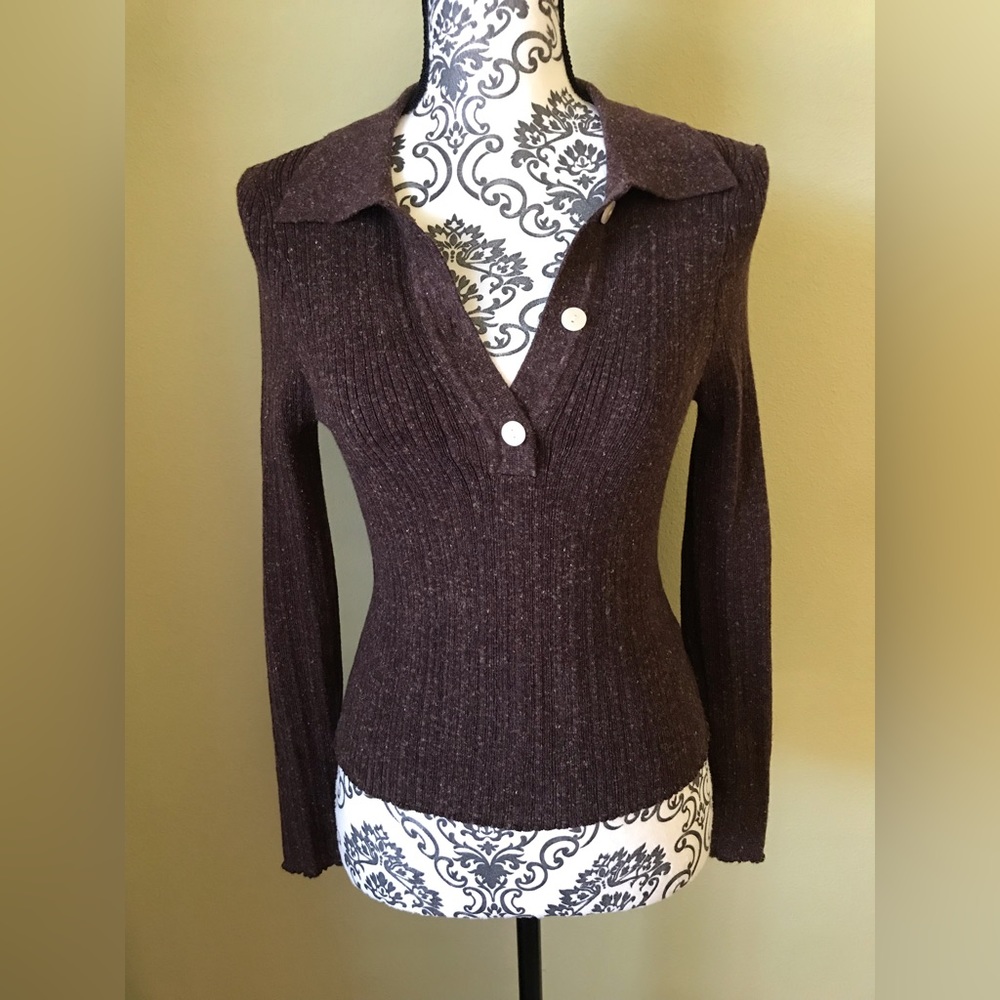 Cute sexy knit cropped low v-neck top